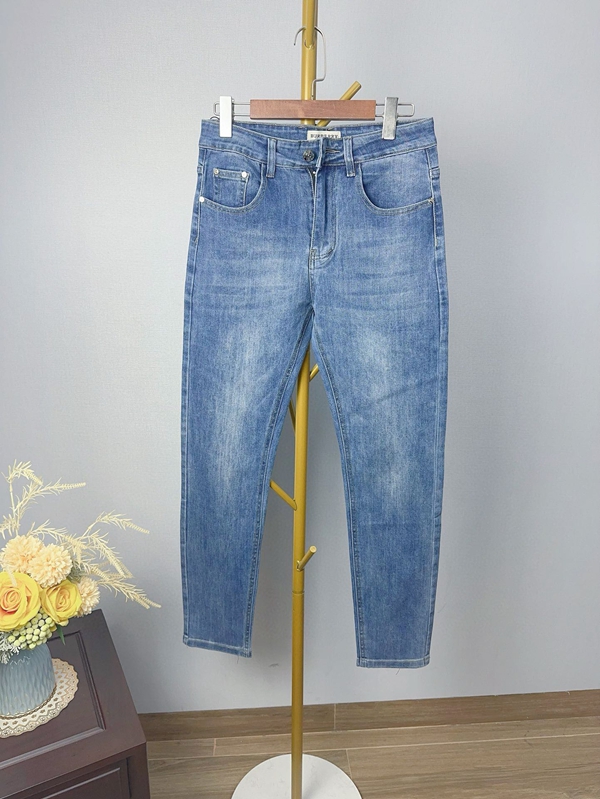 ブランドジーンズ背面デザイン